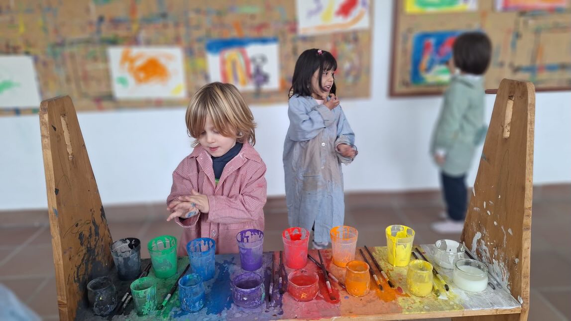 Cada lunes jugamos a pintar en Pequeño Principe