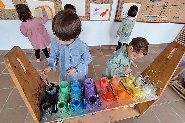 Cada lunes jugamos a pintar en Pequeño Principe