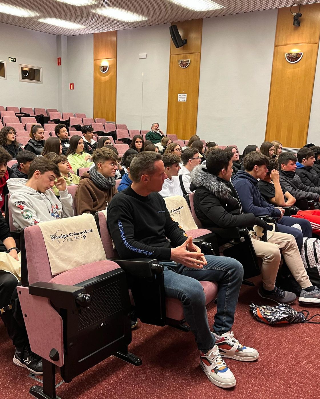 Visita de los grupos de 3º y 4º de ESO al CIEMAT por las jornadas de la Mujer y la Niña en la ciencia