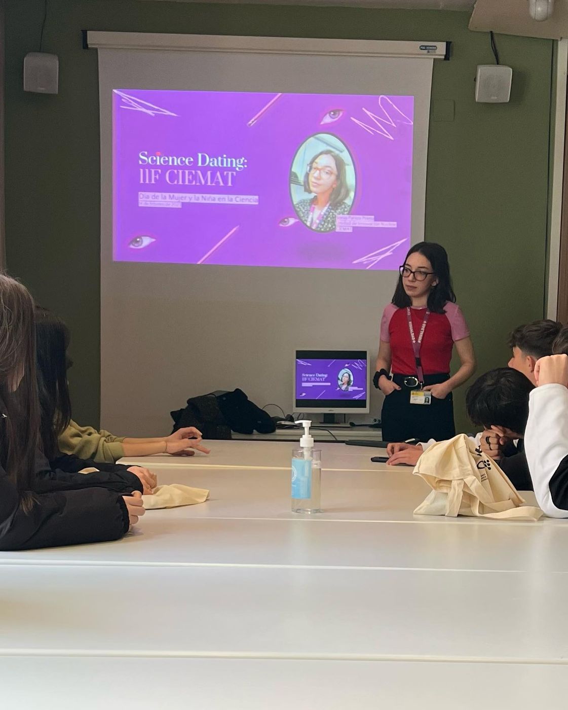 Visita de los grupos de 3º y 4º de ESO al CIEMAT por las jornadas de la Mujer y la Niña en la ciencia